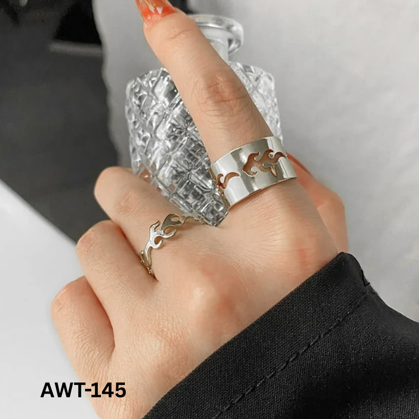 16b984f211b6c4f33ea92ac07bff6931.webp Couple wearing AWT-145 star adjustable matching rings showing comfortable fit