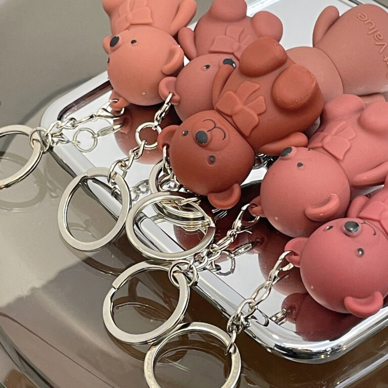 6-piece bear keychain liquid lipstick set in various colors