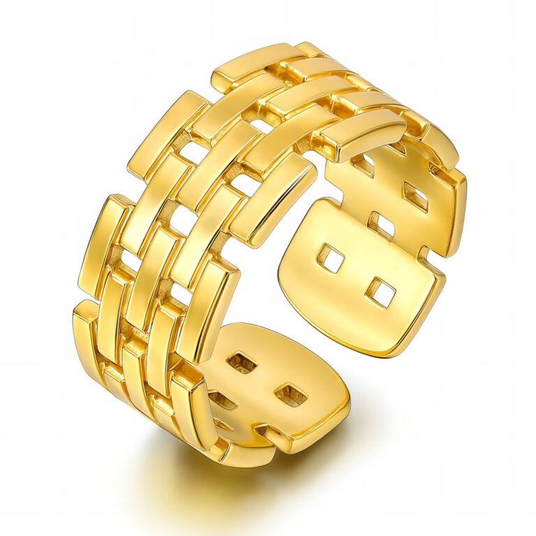 Adjustable 18K gold plated stainless steel ring close-up
