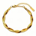 18K gold plated stainless steel bracelet close up