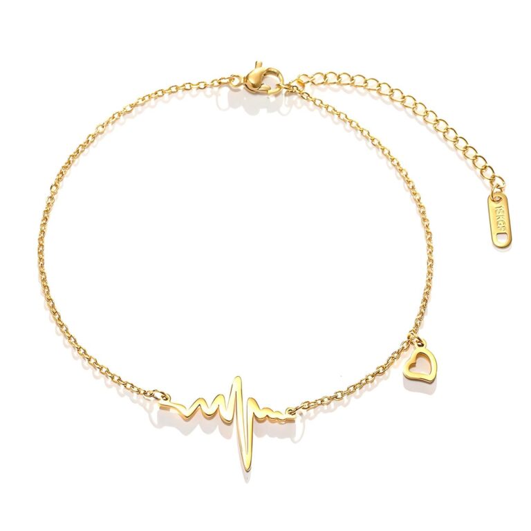 18K gold plated stainless steel hearts bracelet close-up