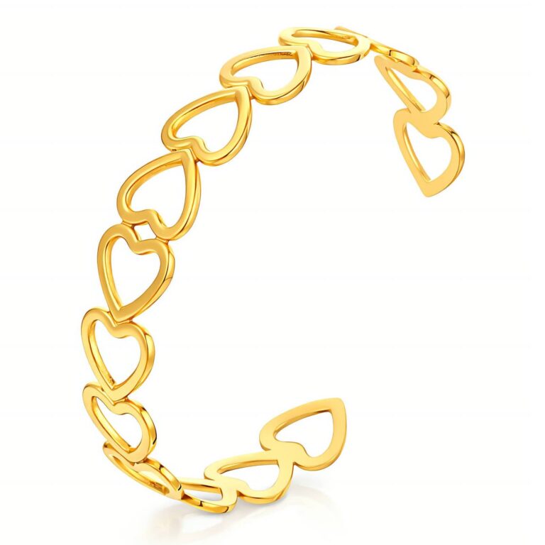 18K gold plated stainless steel hearts bracelet close-up