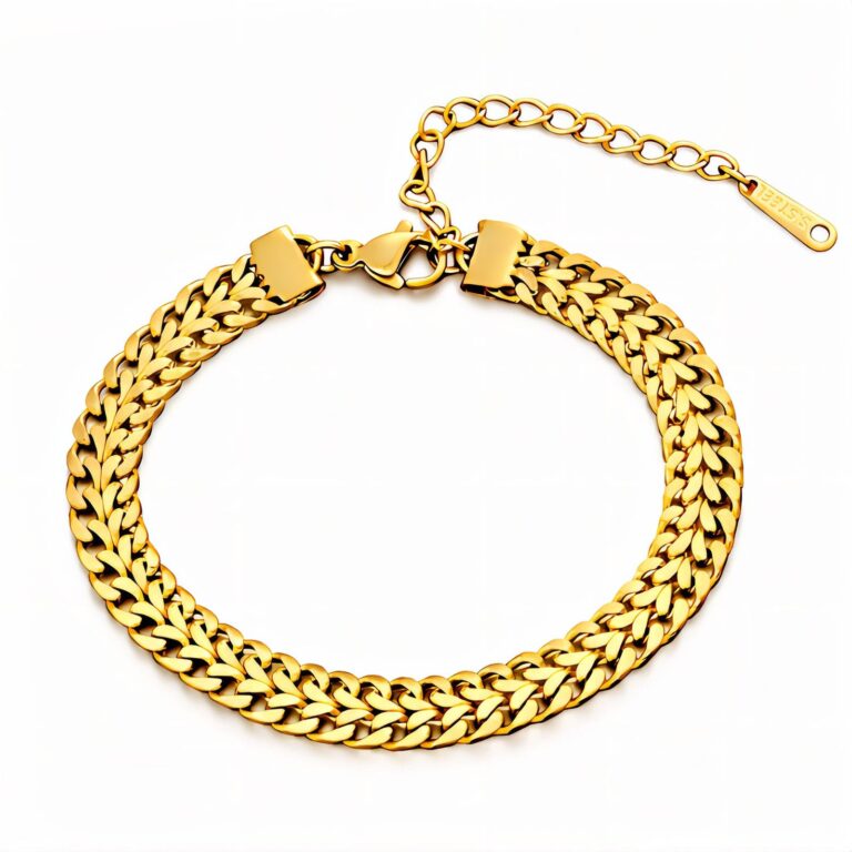 18K gold plated stainless steel bracelet close-up