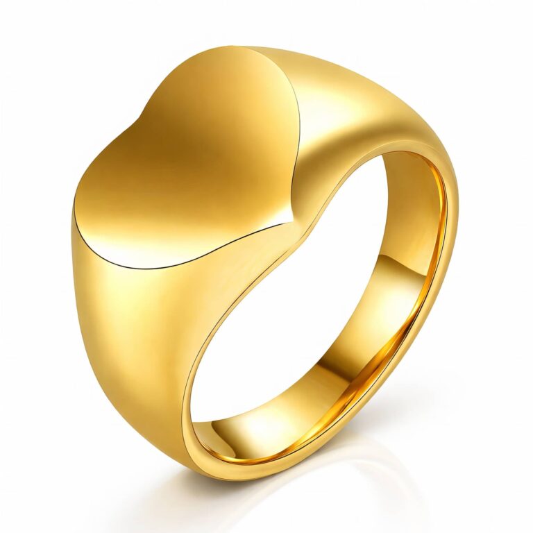 18K gold plated stainless steel heart ring close-up