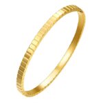 18K gold plated stainless steel bracelet close-up