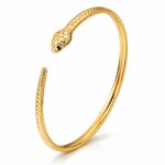 18K gold plated stainless steel bracelet close-up