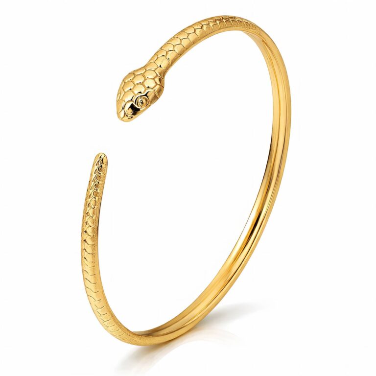 18K gold plated stainless steel bracelet close-up