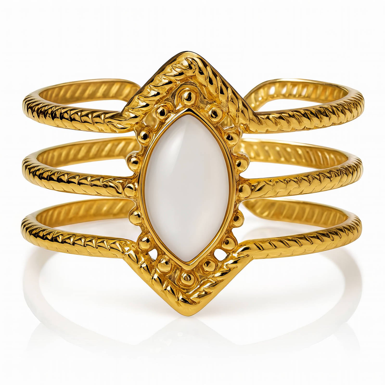 88631-0_210110_172332_new_114324244 Adjustable 18K gold plated stainless steel ring close-up