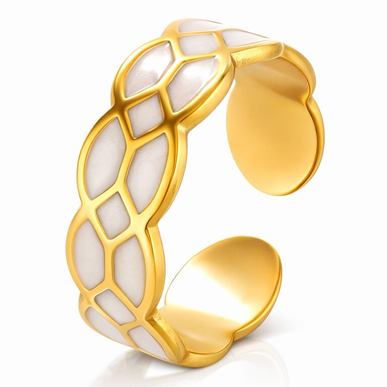 Adjustable 18K gold plated stainless steel ring with enamel detail
