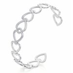 Stainless steel bracelet with 6 cm diameter and sleek design