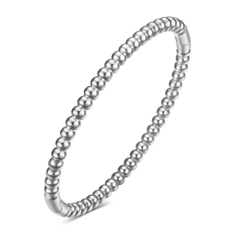 Stainless steel bracelet with smooth finish and 7 cm diameter