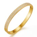 18K gold plated stainless steel bracelet with cubic zirconia close-up