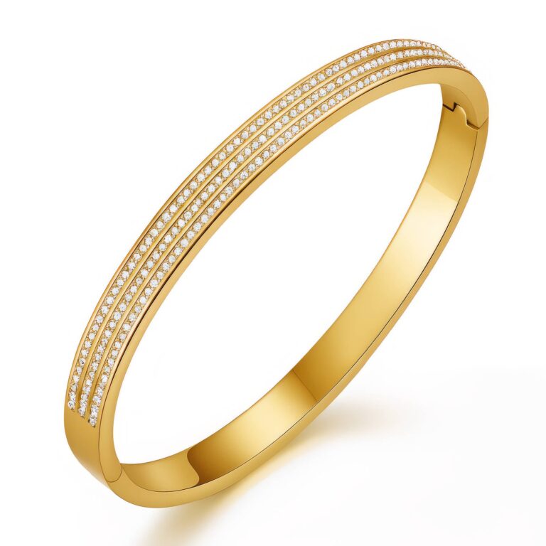 18K gold plated stainless steel bracelet with cubic zirconia close-up