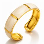 Adjustable 18K gold plated stainless steel ring with nacre detail