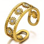 Adjustable flower meadow ring in 18K gold plated stainless steel with enamel detailing