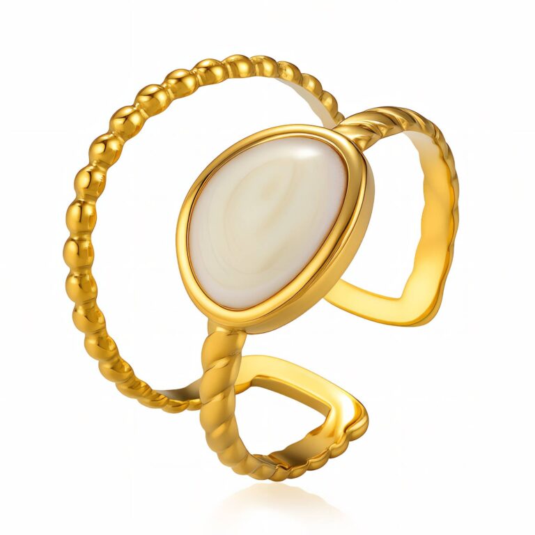 Adjustable 18K gold plated stainless steel ring with nacre finish