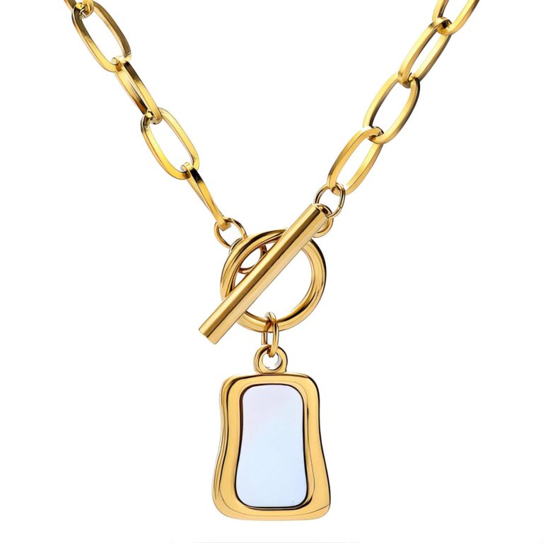 18K gold plated stainless steel necklace with pendant front view