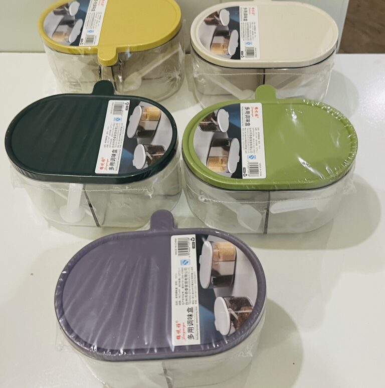 4 compartment transparent plastic spice box with flip lids