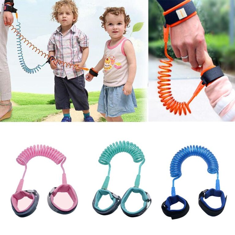 Adjustable anti-lost wrist link for kids displayed on a child's wrist