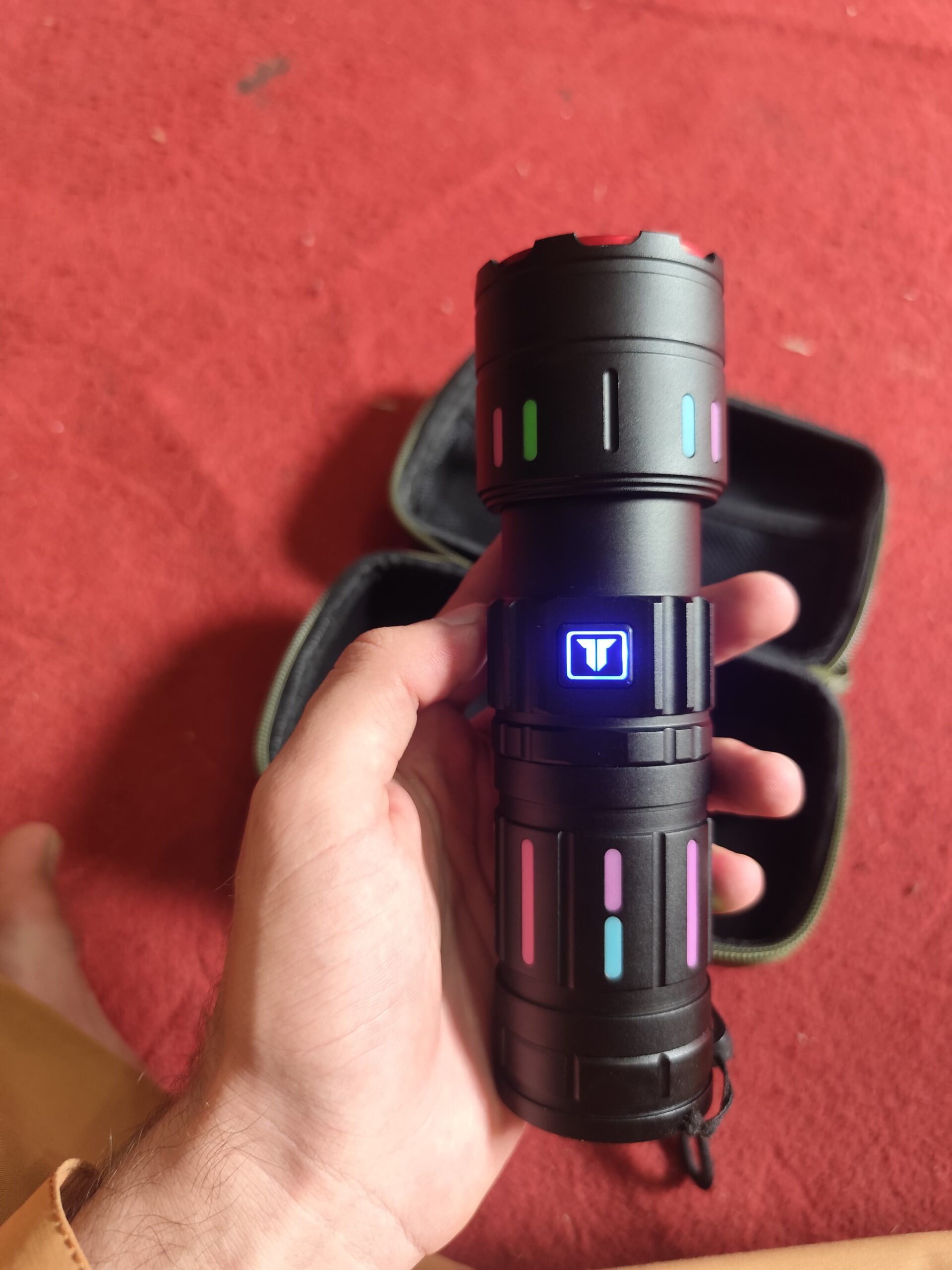 WhatsApp-Image-2025-08-01-at-12.42.23-PM.jpeg Tactical LED Flashlight Kit with Portable Green Hard Case – High-Powered, Rechargeable, Multi-Mode Light - Image 1