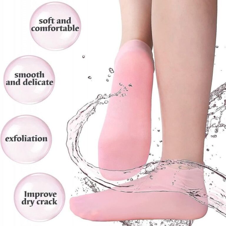 Silicone jelly socks with moisturizing gel lining