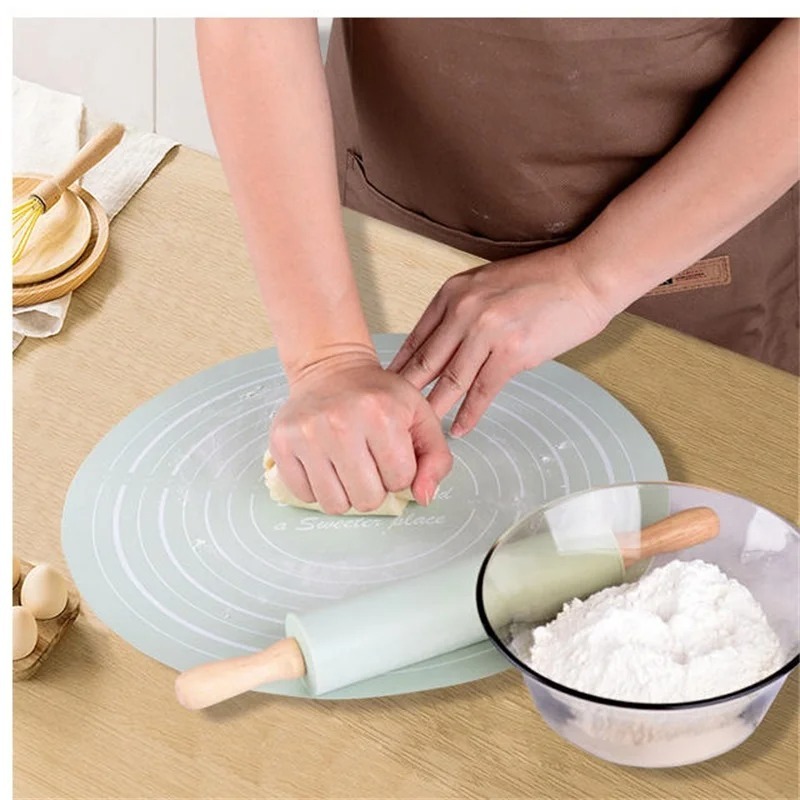 ace062f895394738e5f6fc044c7f867b.jpeg Silicone Dough Mat With Rolling Pin Set | Extra Thick Non-Slip Baking Mat For Pizza & Bread | Random Color - Image 1