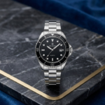 Premium Men's Stainless Steel Quartz Watch – Classic Dial Luxury Business Watch with Date Display