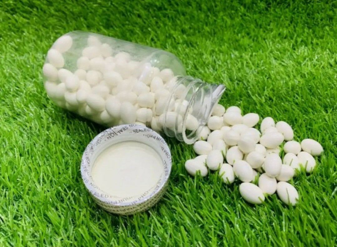 imgi_42_S40c4550f16b046468d436859ed2f23ddE.jpg Jar of 100 Vitamin E whitening capsules for radiant skin