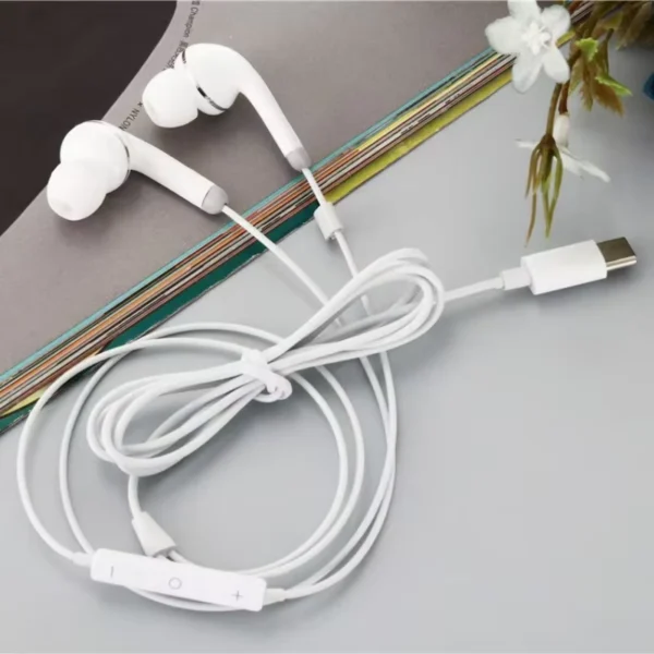 Type C Wired Stereo Earbuds with Mic for Samsung & Huawei