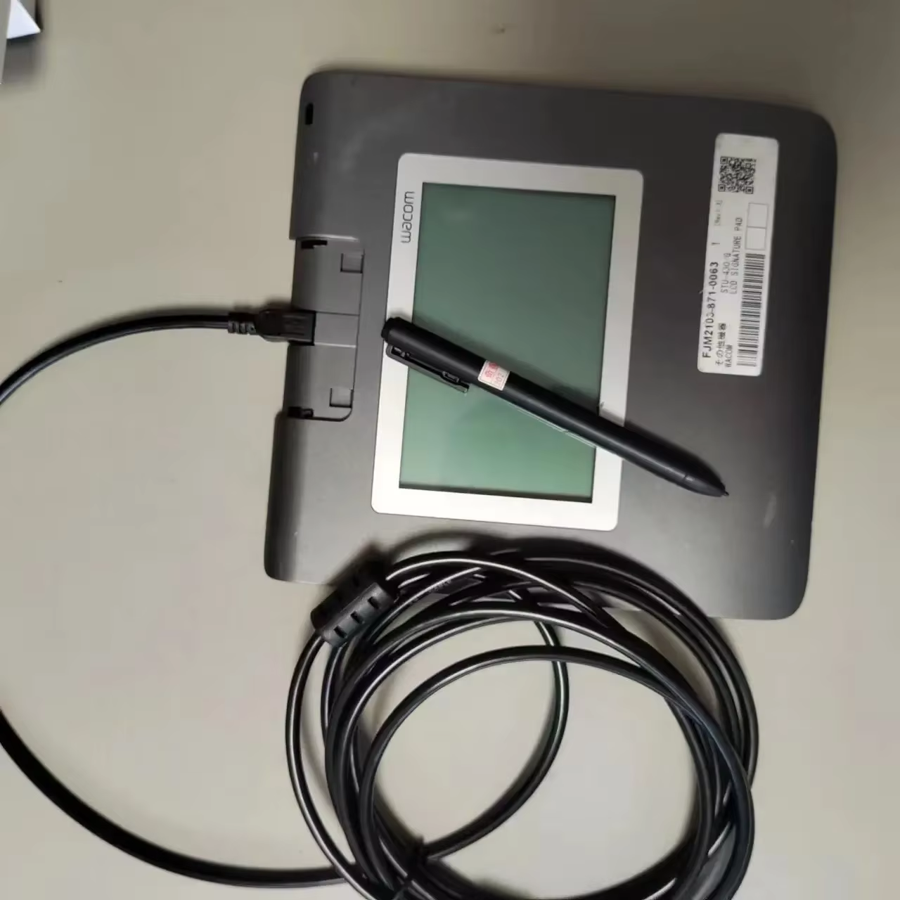 Wacom STU-430 Electronic Signature Pad with LCD Screen product image