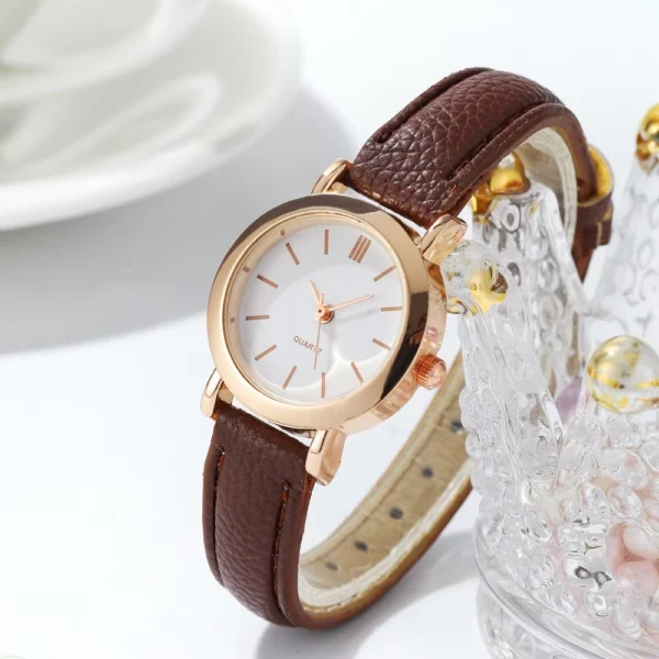 Fashion Small Dial Women Leather Quartz Watch