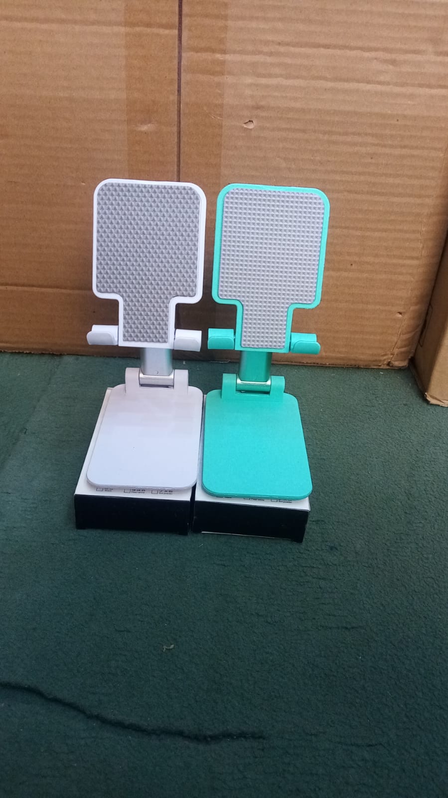 Adjustable Foldable Mobile Phone Stand in Random Colors