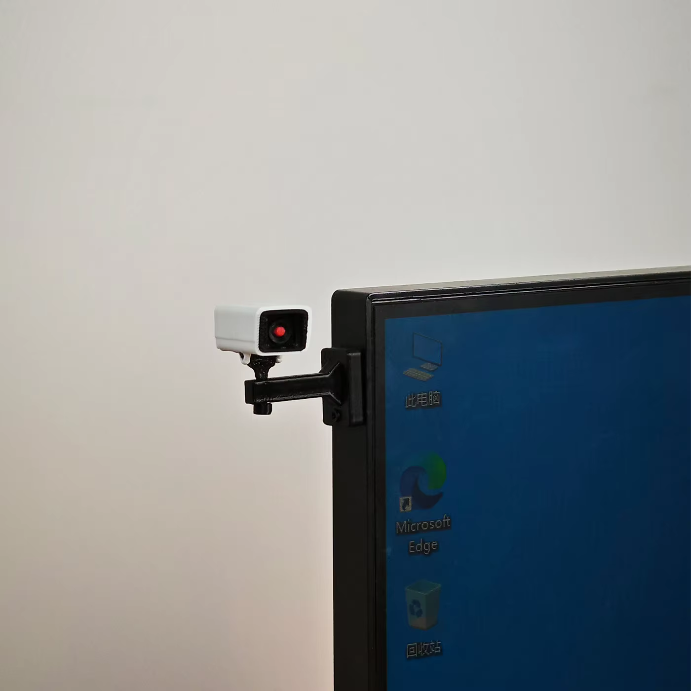 Funny Simulated Surveillance Camera Mirror Ornament